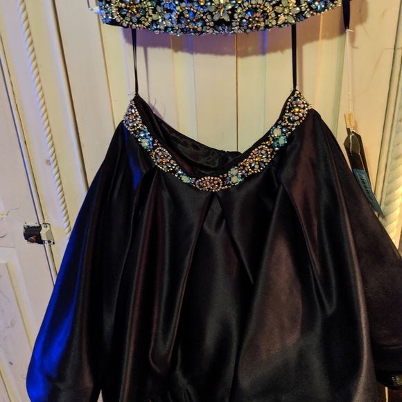 Two piece special occasion embellished skirt/tank - Picture 2 of 7